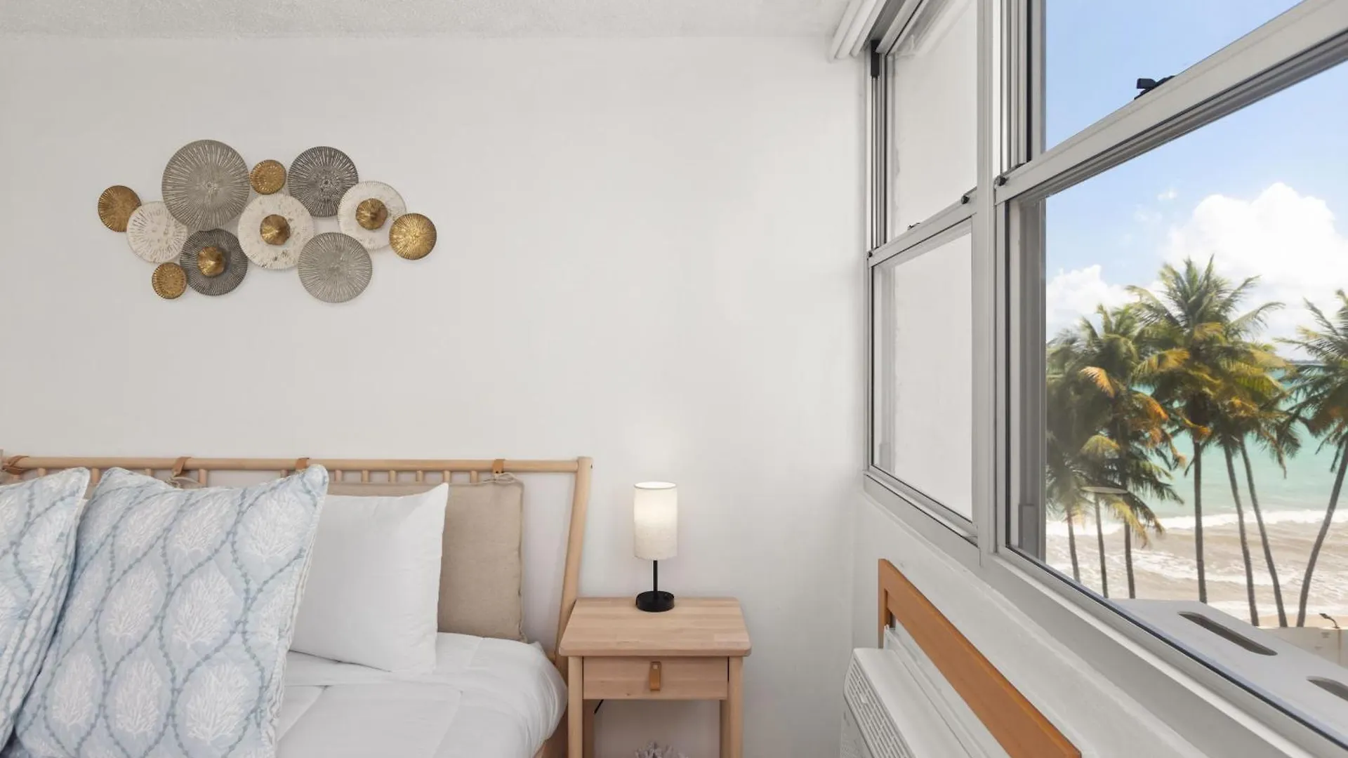 Otium Amazing Beachfront Getaway With Balcony San Juan Apartmán